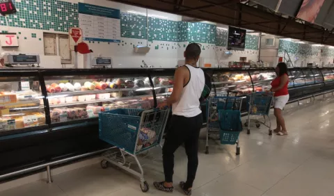 Costo de los alimentos continúa aumentando