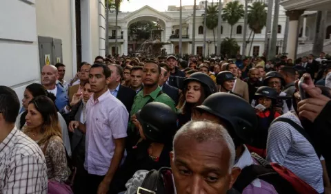 Guardia Nacional de Venezuela obstruye el trabajo de los diputados