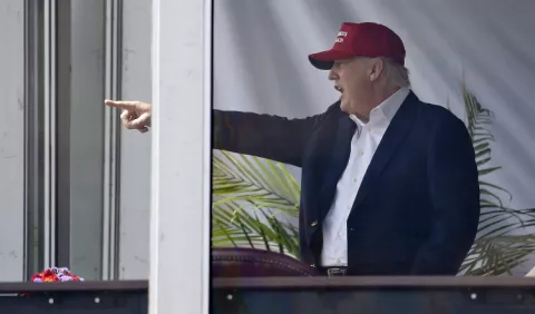 Trump refuerza su equipo legal