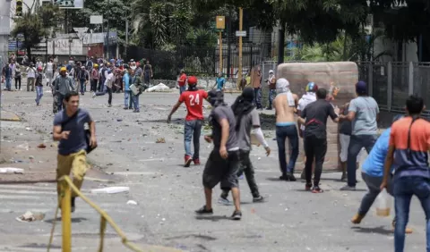 Más de 80 detenidos en las calles de Venezuela
