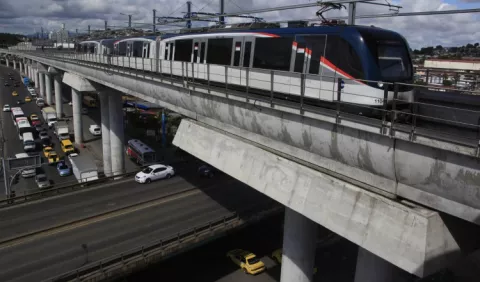 El metro obtiene $100 mil en ganancia