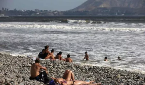 1.4 millones de turistas viajarán a Perú por fiesta  