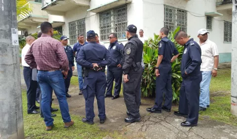 Otro crimen en Colón, van 45