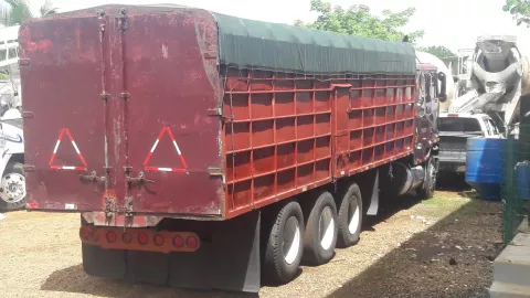 Retienen a camionero con 563 cajas de banano en Gualaca 