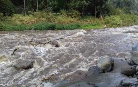 Fuertes aguaceros dejaron sin agua David, aumento en el nivel de ríos se mantiene