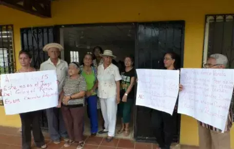 Jubilados de Herrera rechazan pago de décimos a través de certificados 