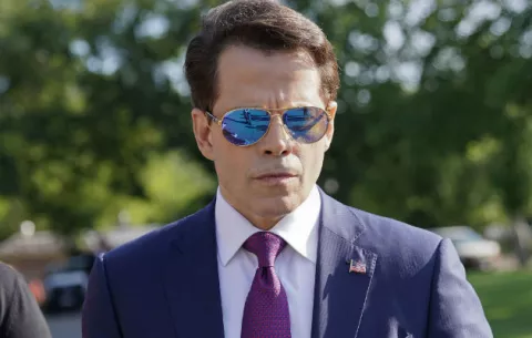 Scaramucci sacude la Casa Blanca de Trump y la aleja del aparato republicano