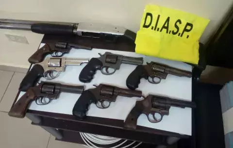 Decomisan armas de fuego con permisos vencidos a agencia de seguridad 