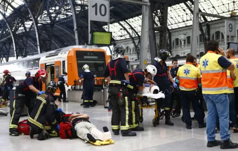 Accidente de tren en Barcelona causa medio centenar de heridos, uno grave