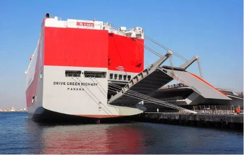 Barco de registro panameño gana distinción como buque insignia del año 