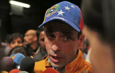El diálogo de octubre, "fue un robo, hasta del papa se burlaron", expresa opositor venezolano Henrique Capriles