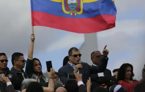 El expresidente Correa asegura que deja un Ecuador "transformado"