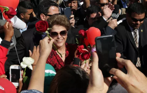 Rousseff critica alza de impuestos y dice que la meta fiscal "va a estallar"