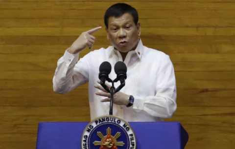 Duterte promete seguir con la "guerra antidroga" en su discurso anual