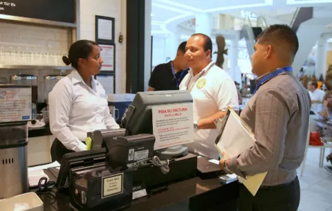 Mitradel publicará lista de empresas que contraten a extranjeros ilegales