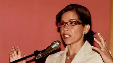 Chavismo crítico con Maduro pide a oposición cambiar preguntas de referéndum 