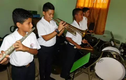 Gran preocupación por falta de instrumentos musicales en escuela de Las Tablas