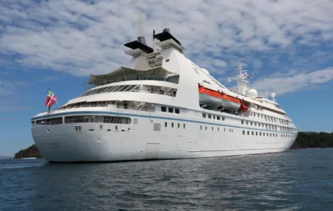 Pullmantur Cruceros volverá a confiar en Puerto Colón 2000