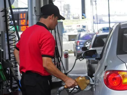 Extienden regulación de precios de la gasolina 91 y 95 octanos 