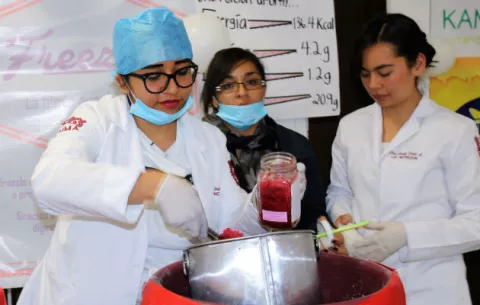 Estudiantes mexicanos crean helado de la "eterna juventud"
