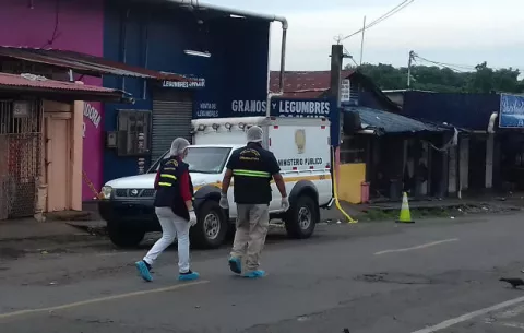 Matan a indígena con arma blanca y es hallado afuera de cantina en David