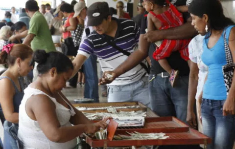 Asamblea cita al director de la Lotería Nacional