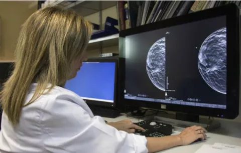 Condenan a 18 meses de prisión a mujer por fraude sobre cáncer 