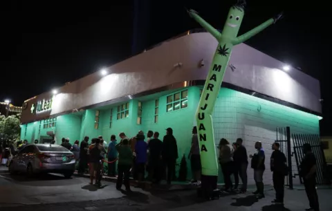 En 4 días se vendieron entre 3 y 5 millones de dólares de "marihuana recreativa" en Nevada