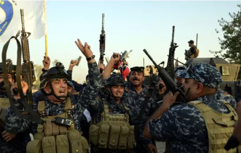 Continúan los choques en Mosul dos días después de su liberación