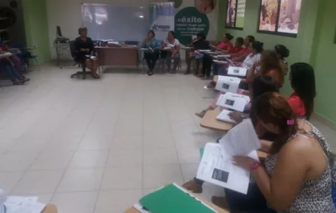 Capacitan a mujeres panameñas en creación de nuevos negocios