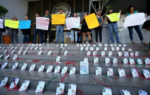 La FIP pide a Peña Nieto que cumpla promesas para proteger a periodistas