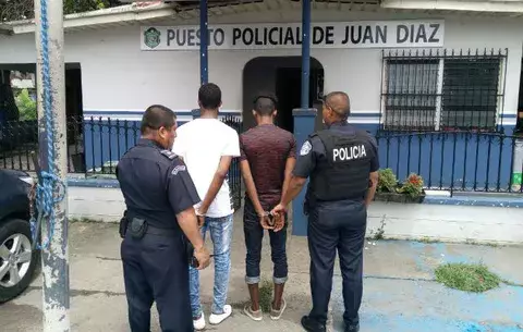 Atrapados con la mano en la masa; hurtaban iglesia en Juan Díaz