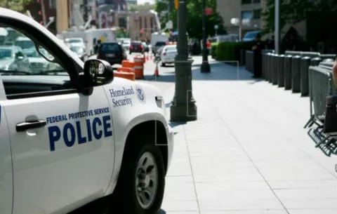Hombre roba en un banco para regresar a prisión