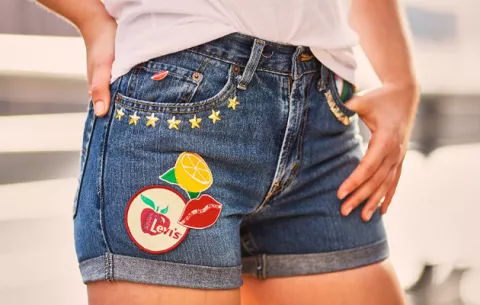 Mira la nueva tendencia de 'short' vaqueros decorados con parches