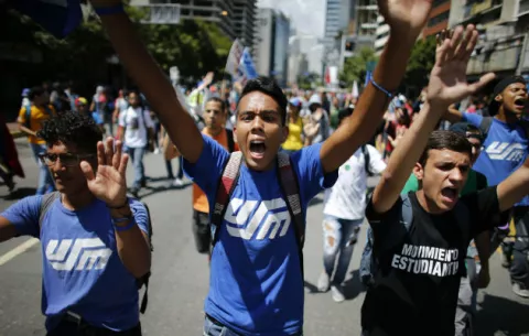 Surge "Movimiento Libertador" en Venezuela, en pro de plebiscito 