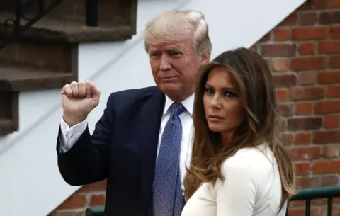 Trump arremete de nuevo contra los medios por su cobertura del caso ruso