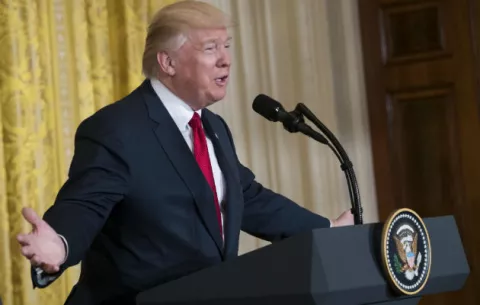Donald Trump, el político invencible que siempre aterriza de pie