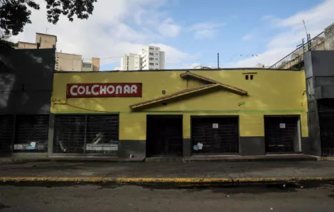 Caracas a media máquina en primera jornada de huelga de la oposición