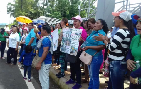 Con todo y amenazas, docentes volverán a las calles si no hay respuestas