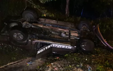 Vehículo sufre vuelco de película en Portobelo