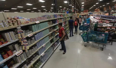 Panameños bajan consumo y buscan nuevas opciones   
