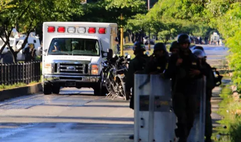 Asalto militar deja dos  muertos  y 10 detenidos