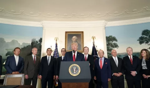 Trump condena al KKK, neonazis y  supremacistas