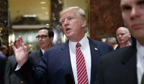 Trump: Arremete contra los grupos por violencia      