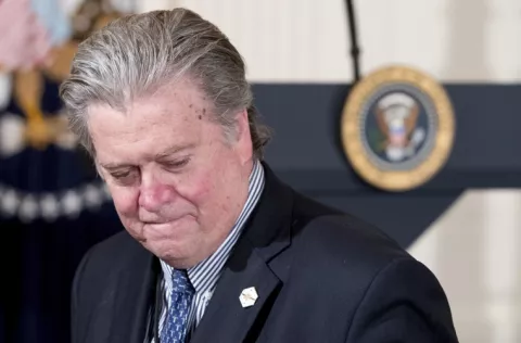 Trump prescinde de  Steve Bannon