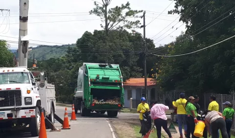 Realizan limpieza por caso de zika