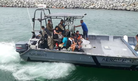 Evacuan a docentes por amenazas en Santa Fe