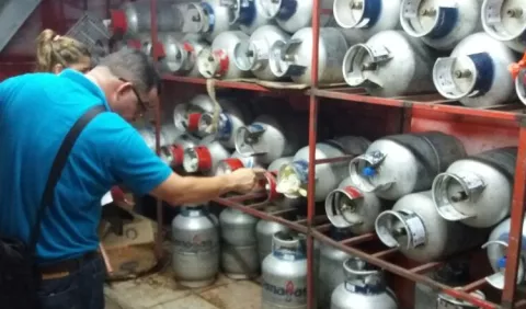 Tres comercios son sancionados por vender gas