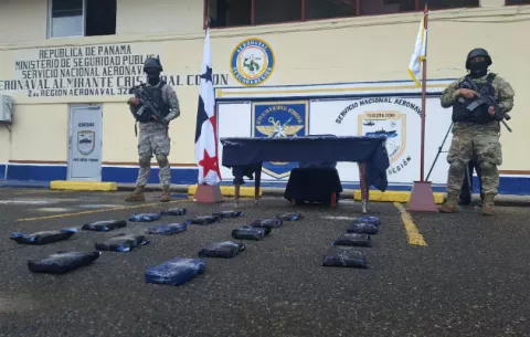Decomisan 18 paquetes de cocaína en Colón