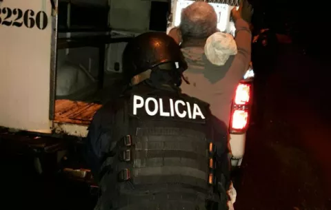 Decomisan droga, arma de fuego y detienen a un sujeto en David 